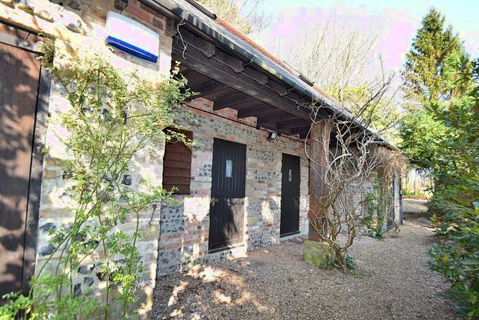 2 Bedroom Flat To Rent In Bloxworth, BH20