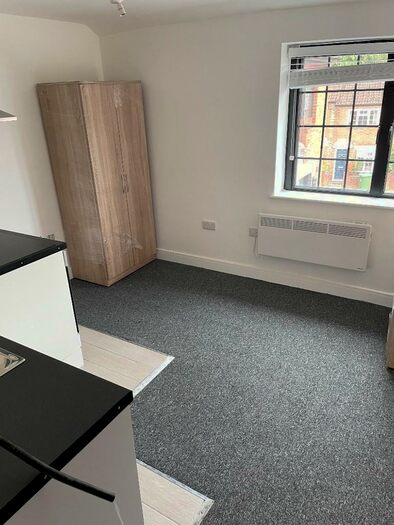 1 Bedroom Flat To Rent In [F-] A Rockstone Lane, Southampton, Hampshire, SO14