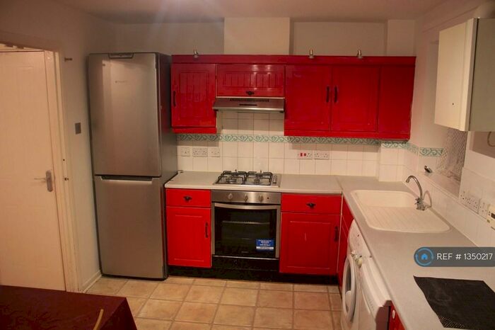 2 Bedroom Terraced House To Rent In Sherwood Gardens, London, SE16