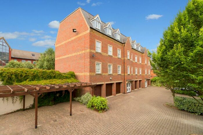 2 Bedroom Apartment To Rent In St Thomas Street, City Centre, OX1