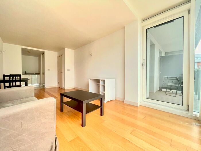 1 Bedroom Flat To Rent In Station Approach, Hayes, UB3