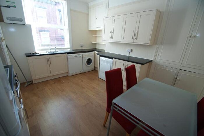 4 Bedroom Terraced House To Rent In Cliff Mount, Woodhouse, Leeds, LS6