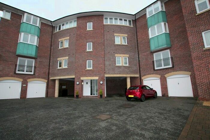 2 Bedroom Flat To Rent In Sens Close, Chester, Cheshire., CH1