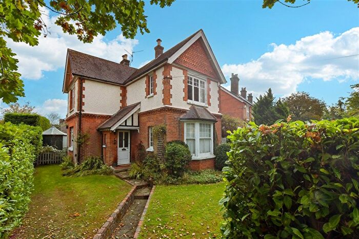 3 Bedroom Detached House For Sale In Horsham Road, Cranleigh, Surrey, GU6