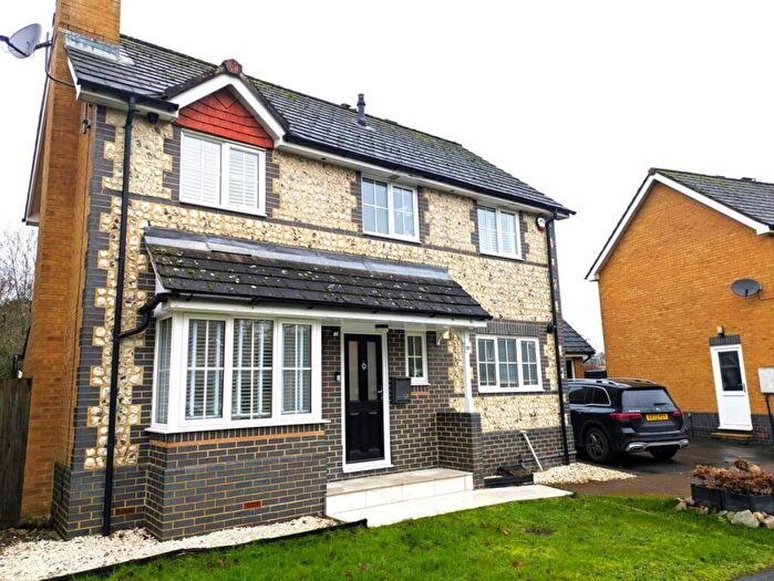 3 Bedroom Detached House To Rent In Nuthatch Gardens, Reigate, RH2