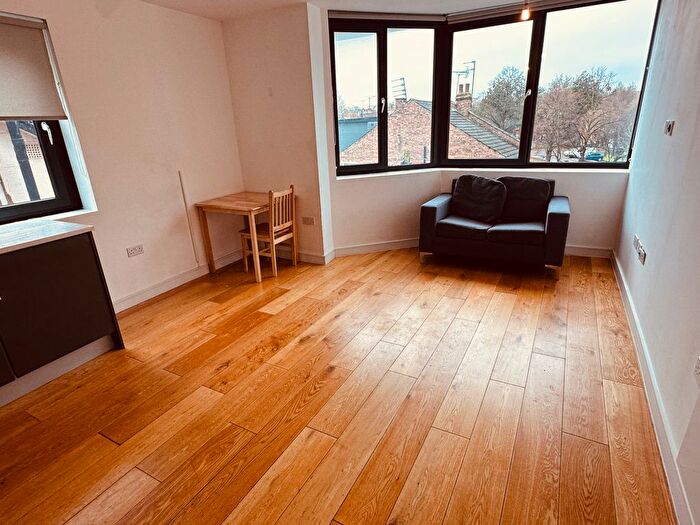 1 Bedroom Flat To Rent In Pembroke Road, London, N10