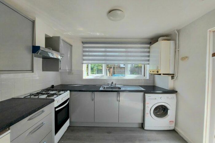 3 Bedroom Property To Rent In Melville Road, London, E17