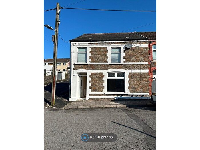 3 Bedroom End Of Terrace House To Rent In Primrose Terrace, Porth, CF39