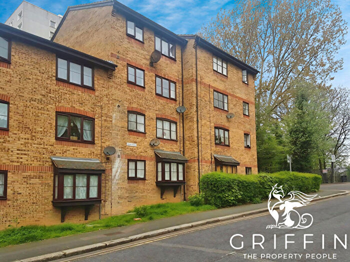 Studio To Rent In Bridge Road, Bridge Road, Grays, RM17