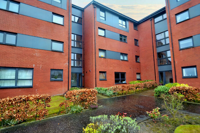 2 Bedroom Flat To Rent In Clarkston Road, Muirend, Glasgow, G44