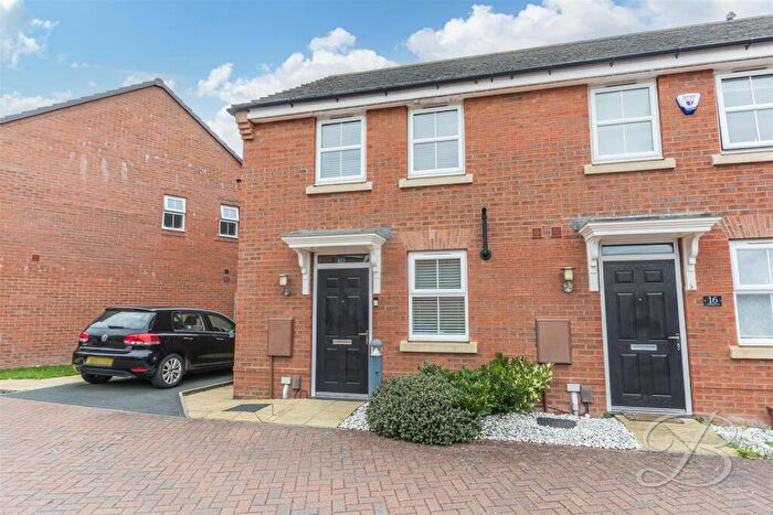 2 Bedroom End Of Terrace House For Sale In Moonbeam Way, Mansfield, NG18