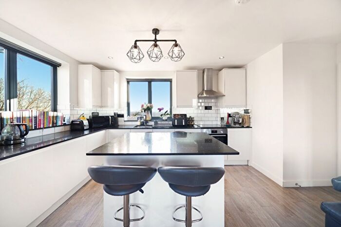 2 Bedroom Flat For Sale In Dollis Hill Lane, Dollis Hill, NW2