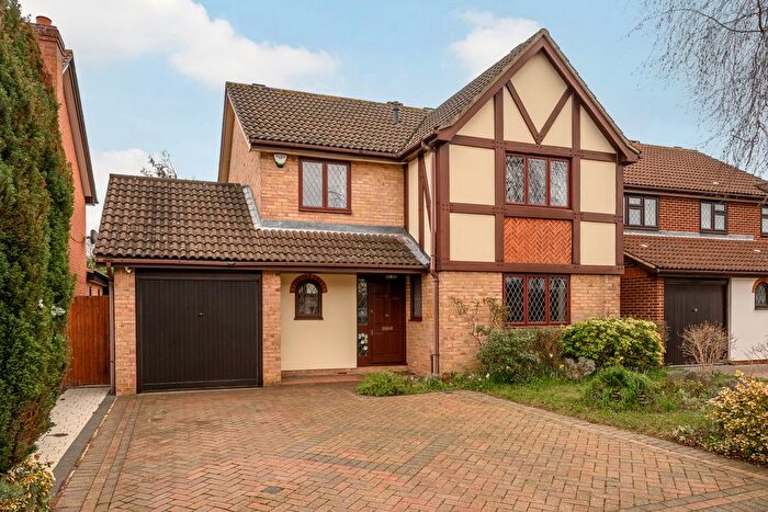 4 Bedroom Detached House For Sale In Hazelbury Close, Merton Park, London, SW19