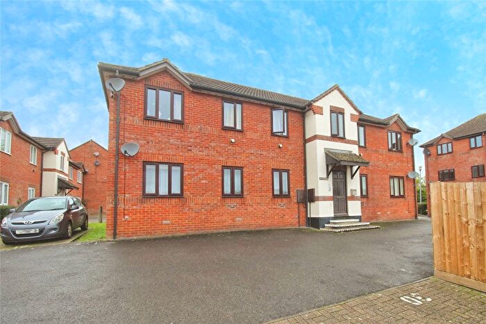 2 Bedroom Flat For Sale In Orchard Court, Trowbridge, BA14