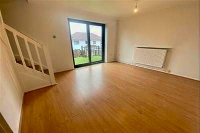 3 Bedroom End Of Terrace House To Rent In Pine Road, Brentry, BS10