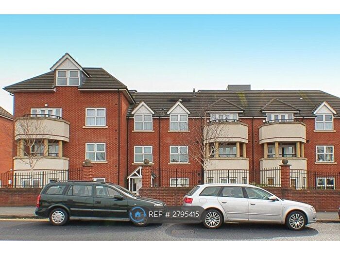 2 Bedroom Flat To Rent In Merrion Court, Ruislip, HA4