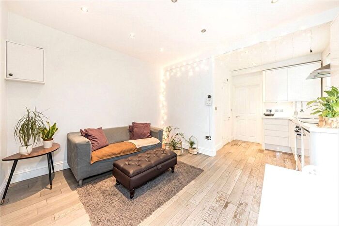 1 Bedroom Flat For Sale In Kennington Lane, Kennington, SE11