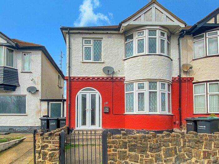 3 Bedroom End Of Terrace House To Rent In St. Marks Avenue, Northfleet, Gravesend, Kent, DA11