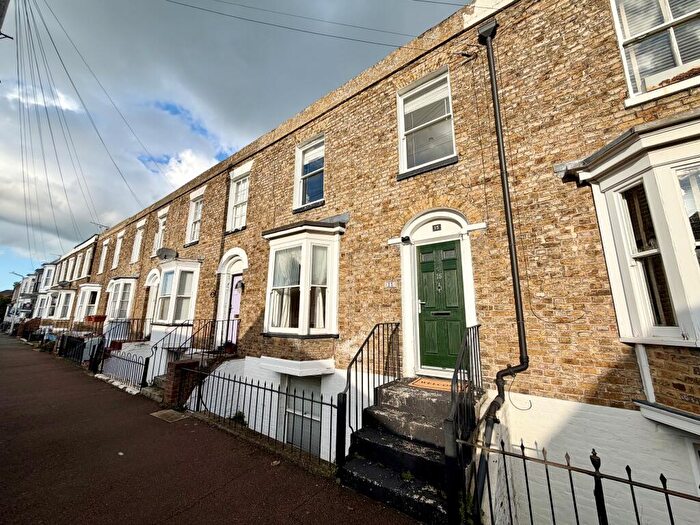 5 Bedroom House To Rent In Vicarage Place, Margate, CT9