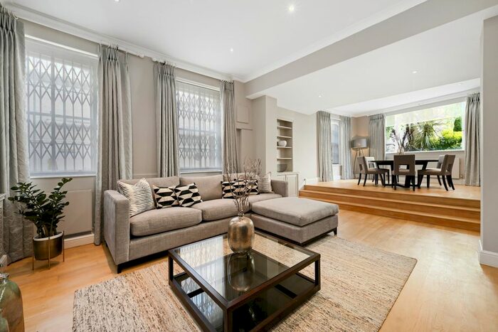 4 Bedroom Flat To Rent In Wilton Crescent, London, SW1X