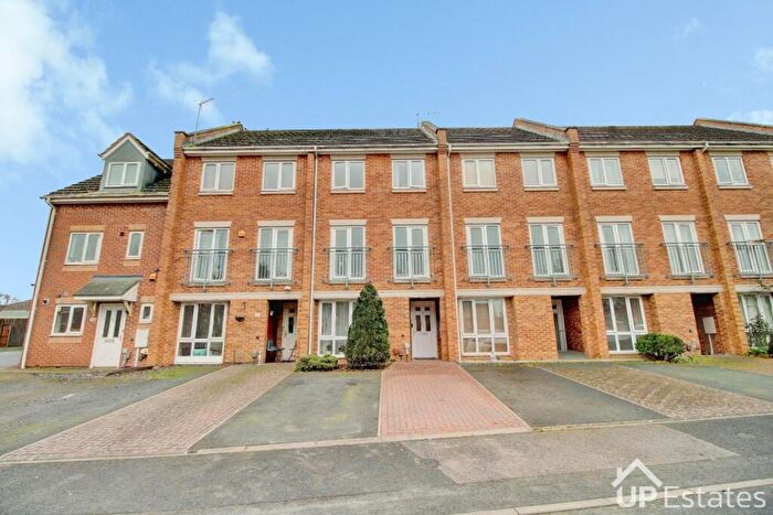 4 Bedroom Terraced House For Sale In Burroughs Close, Stoke Heath, Coventry, CV2