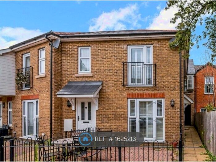 2 Bedroom Semi-Detached House To Rent In Crystal Place, Surrey, KT4