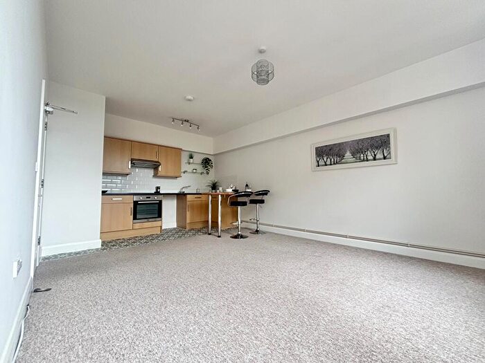 2 Bedroom Flat For Sale In Market Place, Warminster, BA12