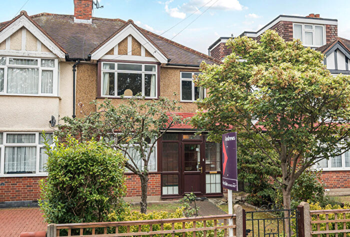 3 Bedroom Semi-Detached House For Sale In St. Georges Road, Mitcham, CR4