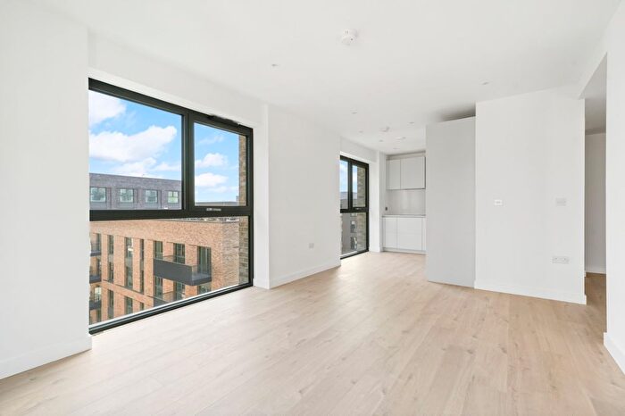 1 Bedroom Flat To Rent In Scarlet Court, Damsel Grove, N4