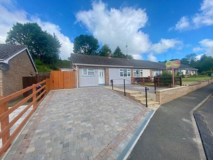 2 Bedroom Bungalow For Sale In Immaculate Bungalow - Little Bytham, NG33