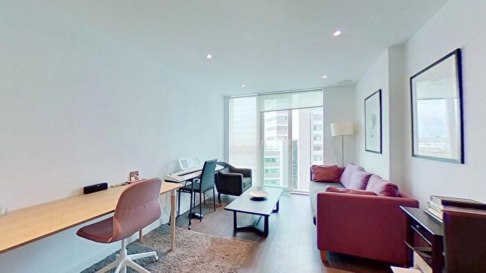 1 Bedroom Flat To Rent In Pinnacle Apartments, Saffron Central Square, Wellesley Road, CR0