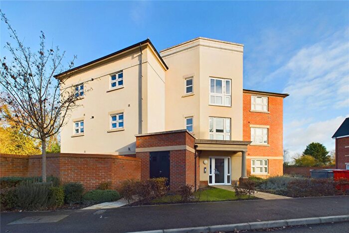 2 Bedroom Flat To Rent In Morris Close, Winnersh, Wokingham, Berkshire, RG41