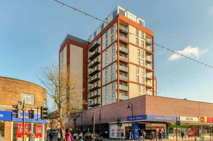 3 Bedroom Flat To Rent In Blagdon Road, New Malden, KT3