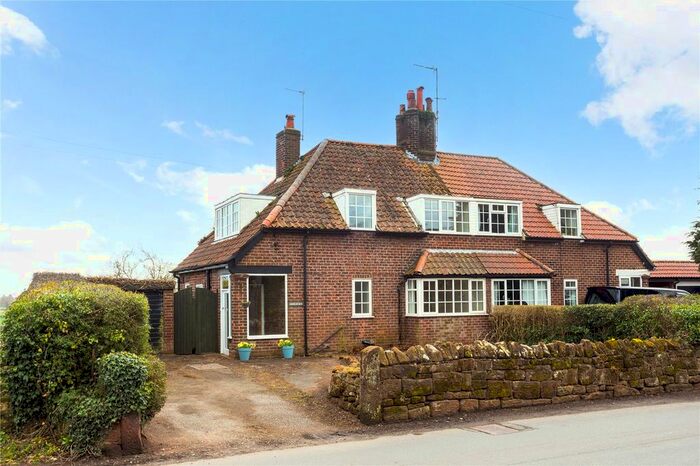 3 Bedroom Semi-Detached House For Sale In The Village, Burton, Neston, Cheshire, CH64