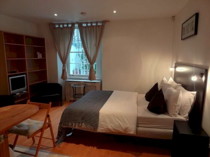 Studio To Rent In Cartwright Gardens, Bloomsbury, London, WC1H