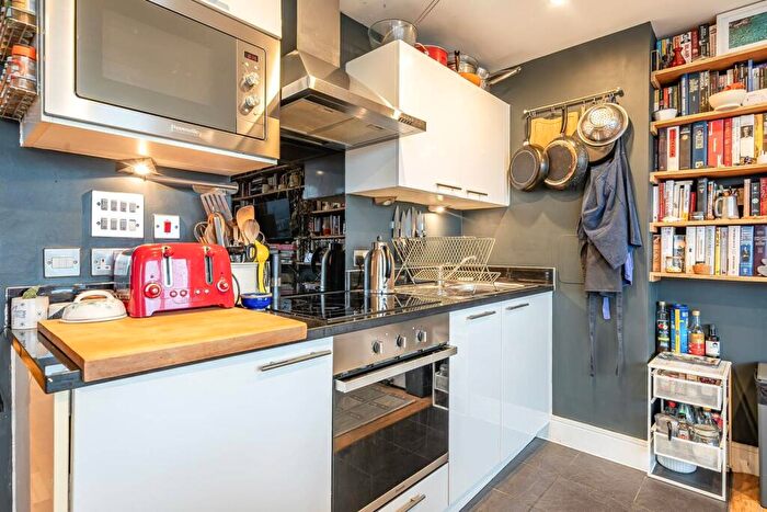 1 Bedroom Flat For Sale In Distillery Tower, Deptford, London, SE8