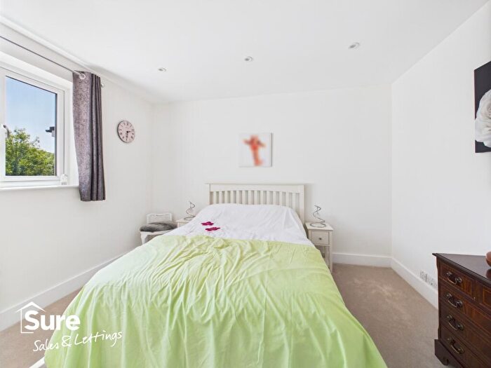 1 Bedroom Semi-Detached House To Rent In Kingsland Road, Hemel Hempstead, Hertfordshire, HP1