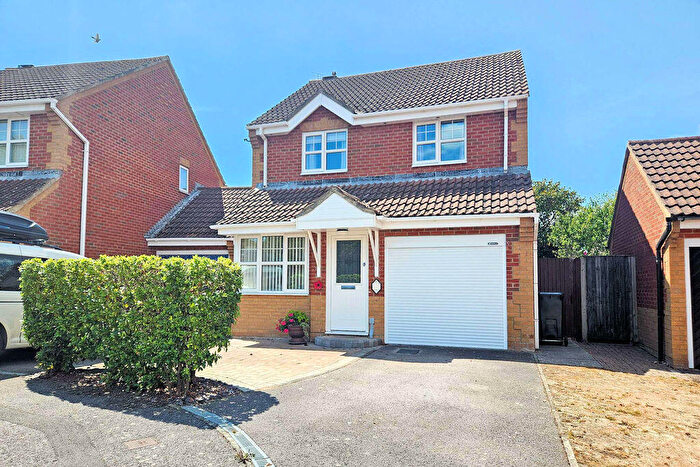 3 Bedroom Detached House For Sale In Fieldhouse Drive, Lee On The Solent, PO13
