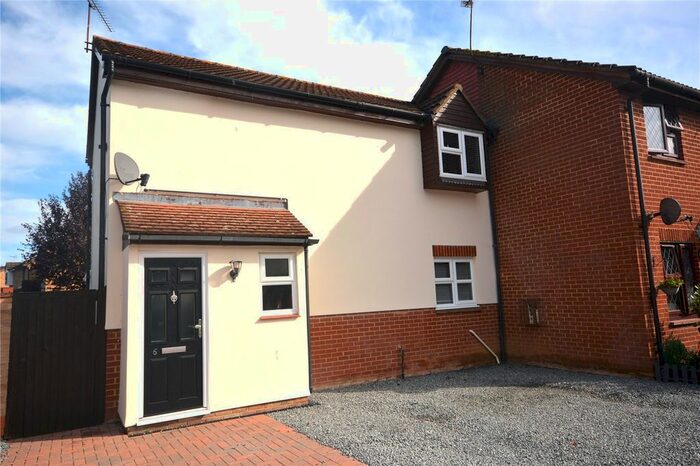 3 Bedroom End Of Terrace House To Rent In Tugby Place, Chelmsford, CM1