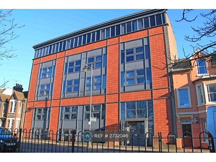 2 Bedroom Flat To Rent In Westside Apartments, Canterbury, CT2