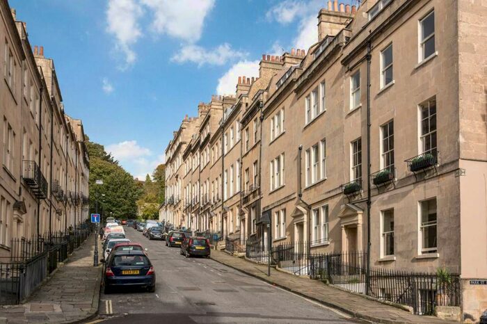 3 Bedroom Maisonette To Rent In Park Street, BA1