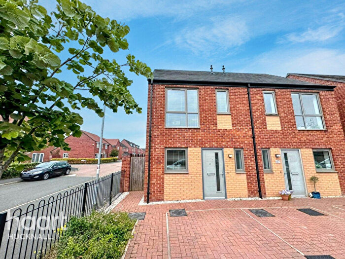 2 Bedroom Semi-Detached House For Sale In Harker Close, Nottingham, NG15