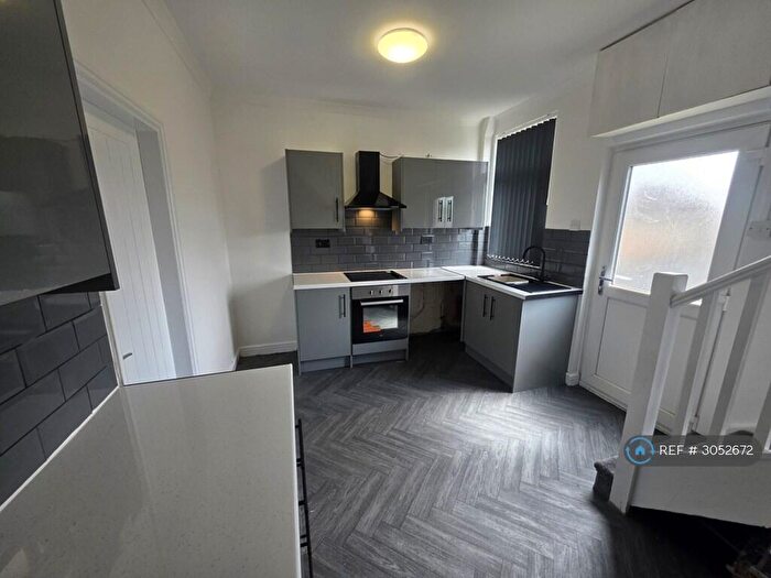 3 Bedroom End Of Terrace House To Rent In Middlecliff Lane, Barnsley, S72