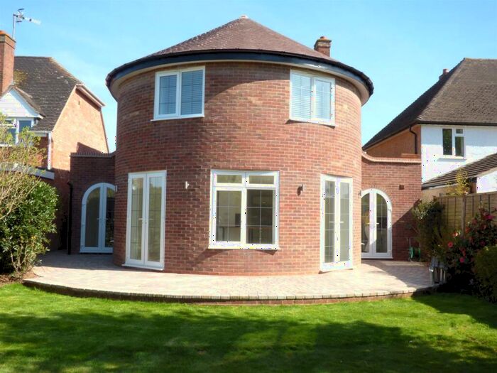4 Bedroom Detached House To Rent In Avon Crescent, Stratford-upon-Avon, CV37
