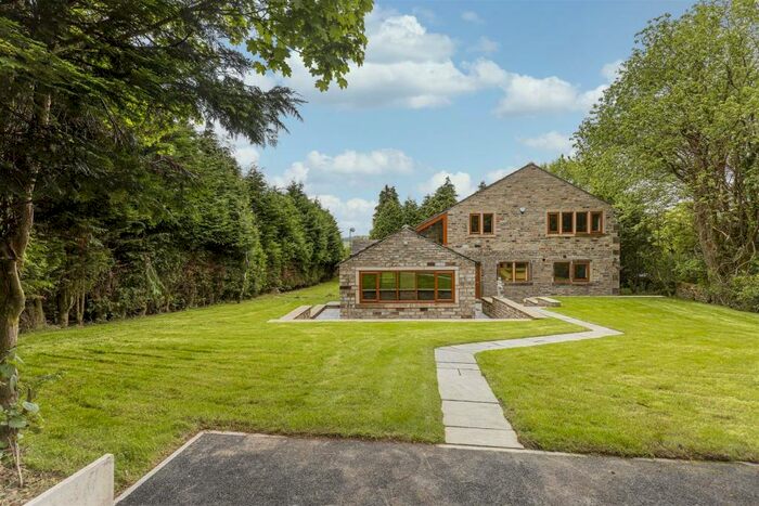 5 Bedroom Detached House For Sale In Holt Head Road, Slaithwaite, Huddersfield, HD7