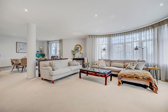 2 Bedroom Flat To Rent In Willow Avenue, Barnes., SW13