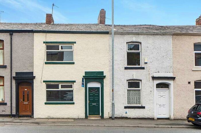 3 Bedroom House To Rent In Blackburn Road, Darwen, Lancashire, BB3