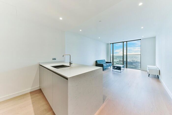 1 Bedroom Flat To Rent In Hampton Tower, South Quay Plaza, Marsh Wall Canary Wharf, London, E14