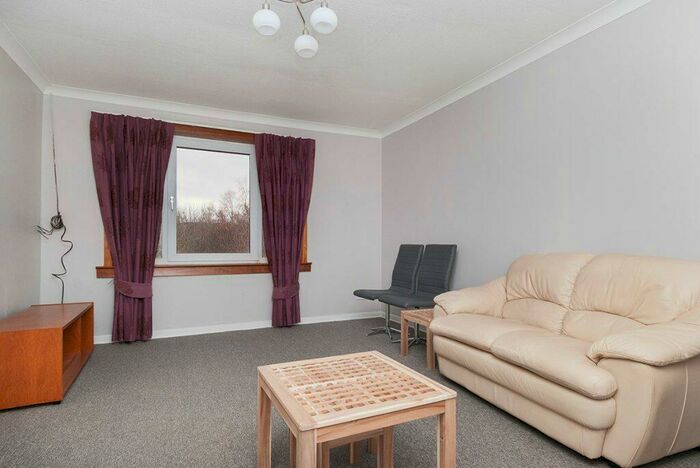 3 Bedroom Flat To Rent In L &#; Redhall Drive, Edinburgh, EH14