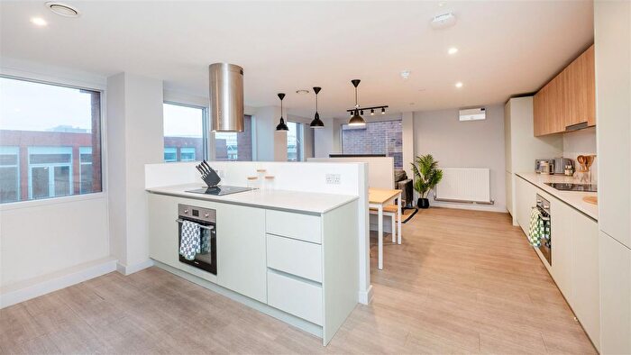 Studio To Rent In Stour Road, London, E3